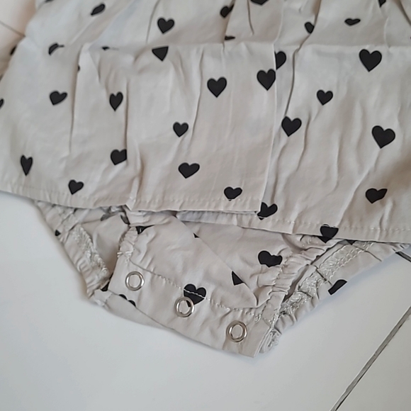 ⚡️BOGO 50% Off⚡️ Baby girl skirt romper with bonnet - Picture 3 of 5